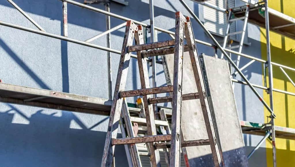 Ile farby na m2 elewacji? Oblicz dokładnie swoje potrzeby malarskie