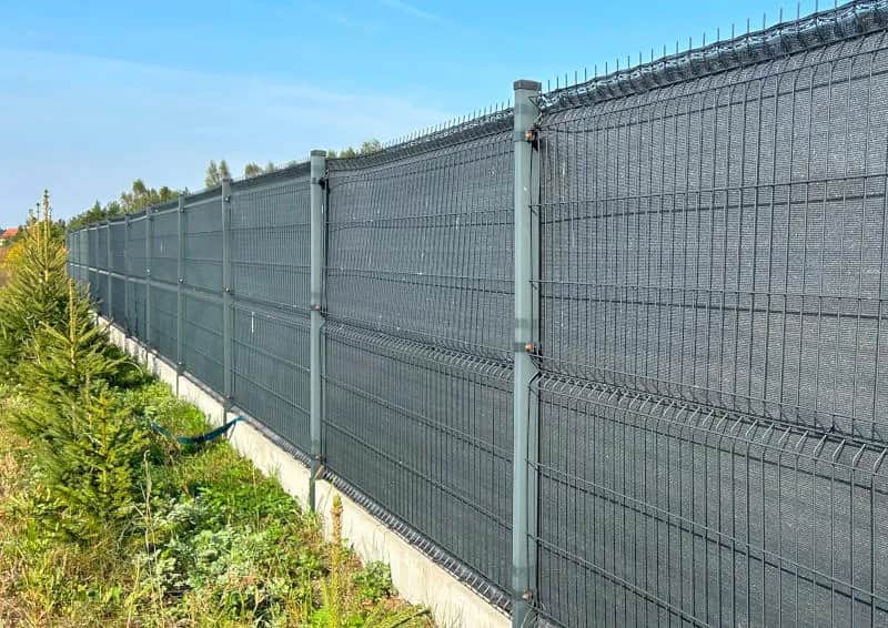 Jaka grubość słupka do ogrodzenia panelowego, aby uniknąć problemów?